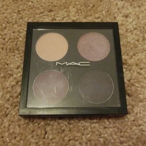 MAC A passionate quest eyeshadow quad